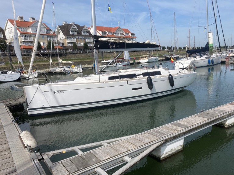 Yacht charter Nieuwpoort-Bad - Dufour Dufour 335 Grand Large on SamBoat