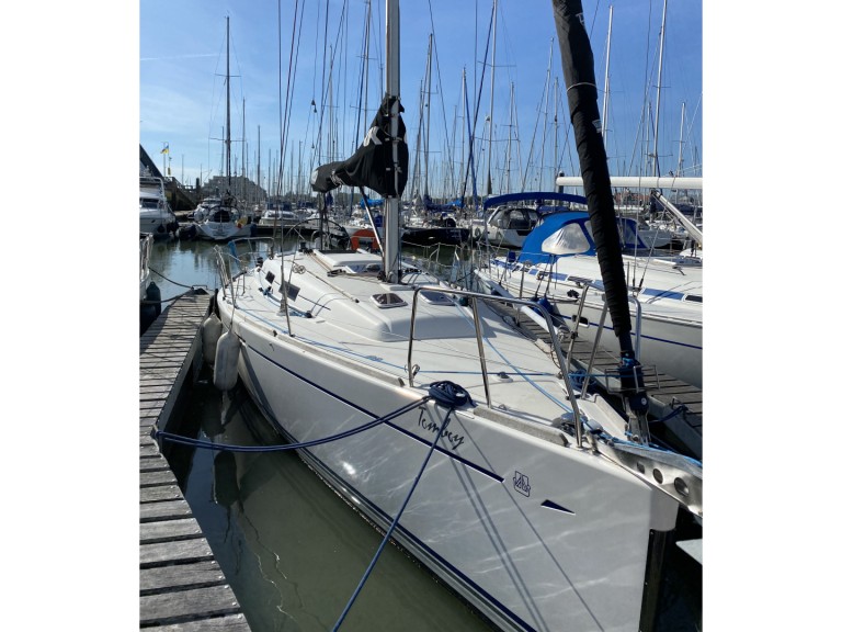 Charter a Dufour Dufour 34 Performance in Nieuwpoort-Bad on Samboat