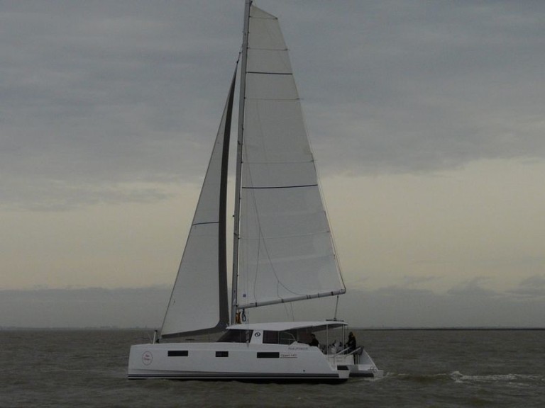 Catamaran to hire Saint-Mandrier-sur-Mer at the best price