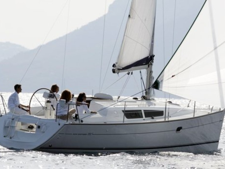 Jeanneau Sun Odyssey 32i charter bareboat or skippered in  Lefkáda