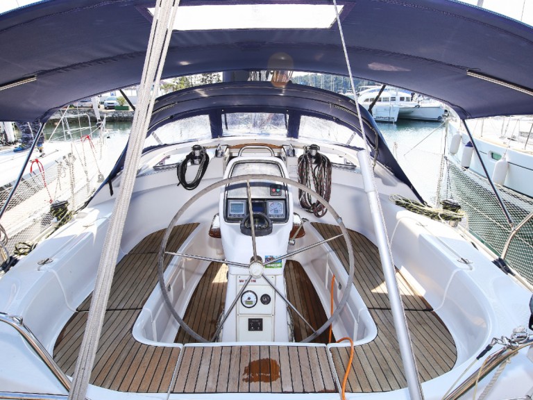 Sailboat hire in Pula - Bavaria Bavaria 39 Cruiser