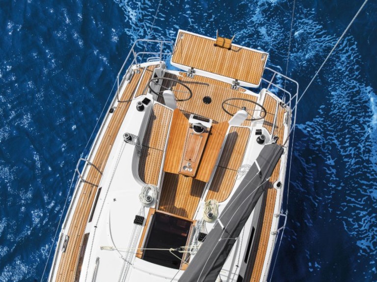 Yacht hire Zadar cheap Cruiser 34