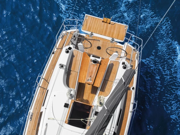 Yacht hire Zadar cheap Cruiser 34