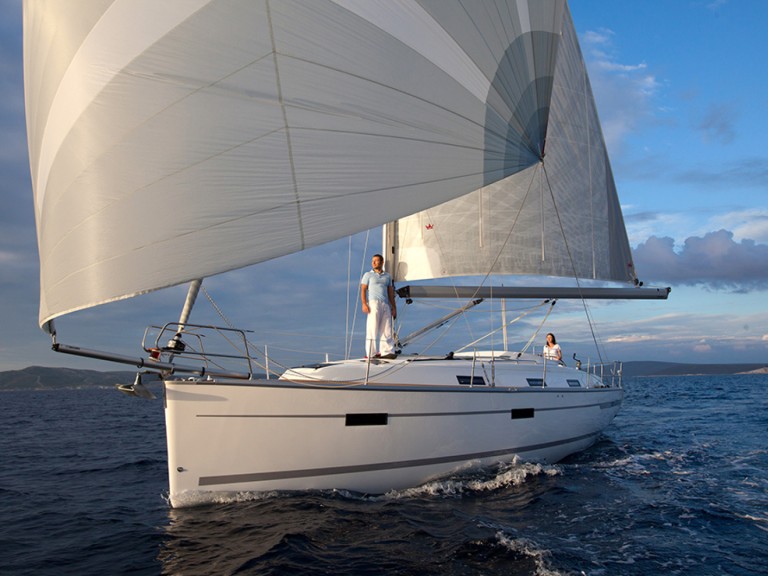 Hire Sailboat Bavaria with a boat licence