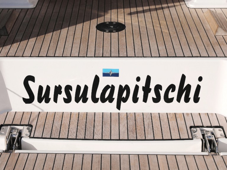 Hire a Bavaria Cruiser 37 Pula