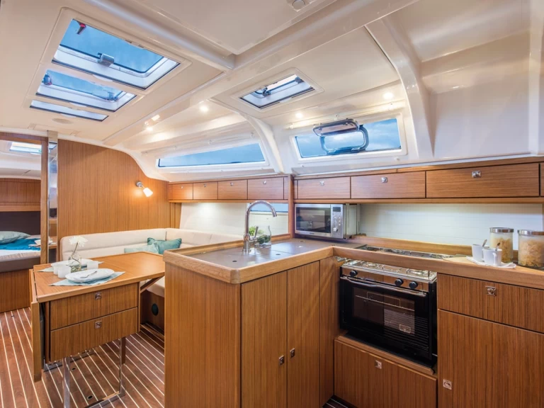 Yacht charter Trogir - Bavaria Bavaria Cruiser 37 Style on SamBoat