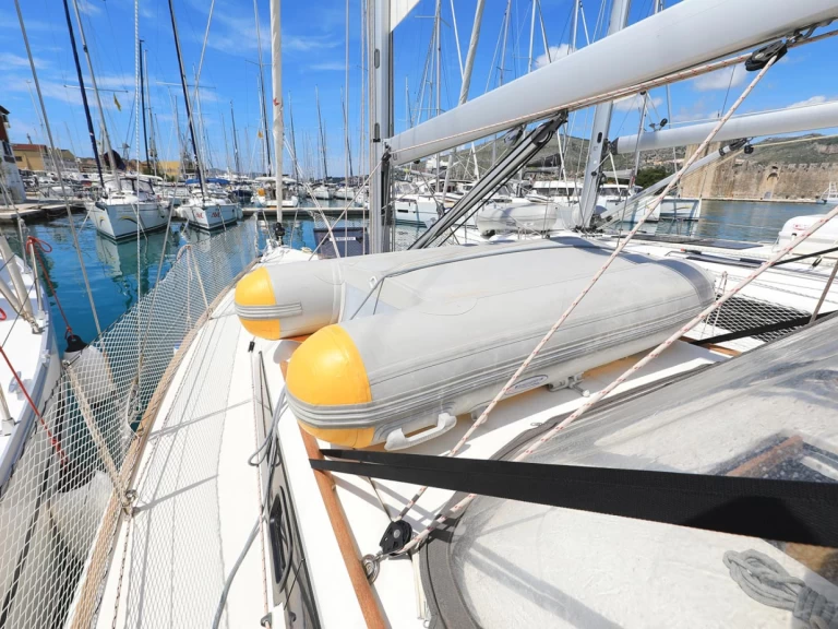 Sailboat to hire Pula at the best price