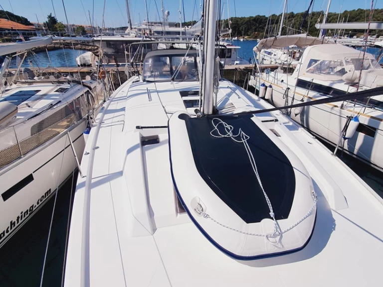 Sailboat hire in Punat - Hanse Hanse 505