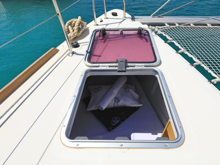 Yacht hire Trogir cheap Lagoon 400