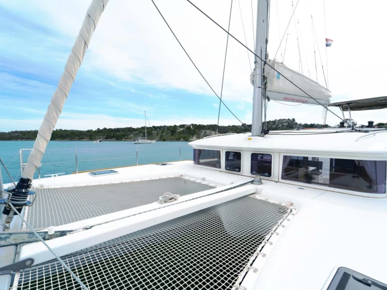 Yacht charter Šibenik - Lagoon Lagoon 400 S2 on SamBoat
