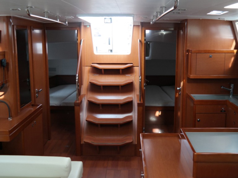 Hire a Bénéteau Oceanis 55 Gouvia