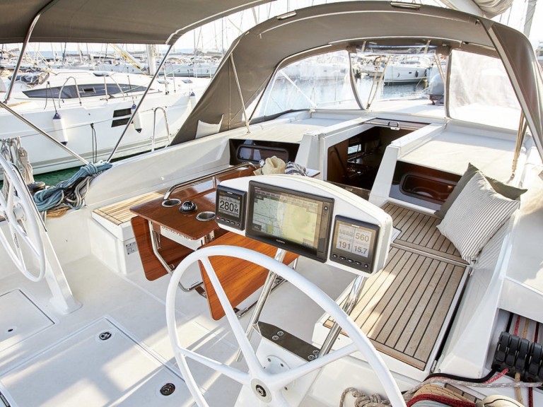 Charter a Bénéteau Oceanis 46.1 in Kaštela on Samboat