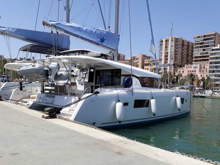Hire Catamaran with or without skipper Lagoon Palma de Mallorca