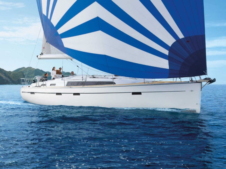 Charter a Bavaria Cruiser 51 in Alimos on Samboat