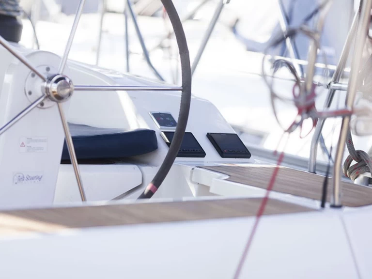 Yacht hire Kos cheap Cruiser 51