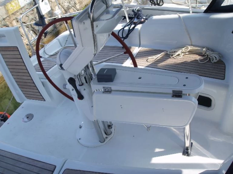 Hire Sailboat Bénéteau with a boat licence