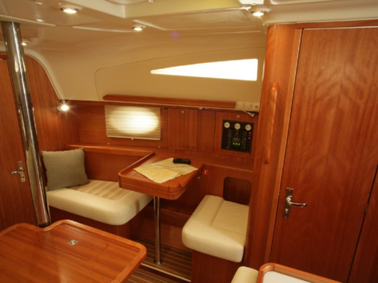 Hire Sailboat Elan with a boat licence