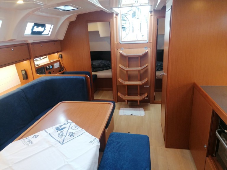 Yacht charter Pula - Bavaria Cruiser 41 on SamBoat