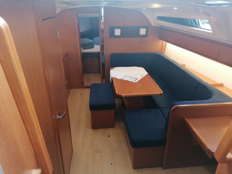 Yacht hire Pula cheap Cruiser 41