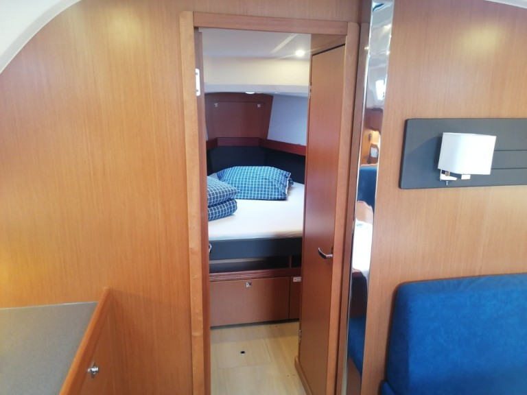 Charter a Bavaria Cruiser 41 in Pula on Samboat