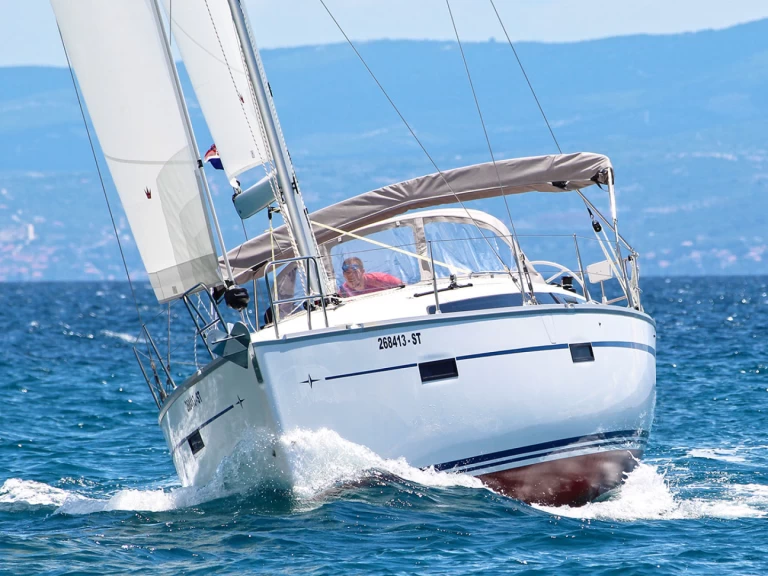 Hire a Bavaria Cruiser 37 Split