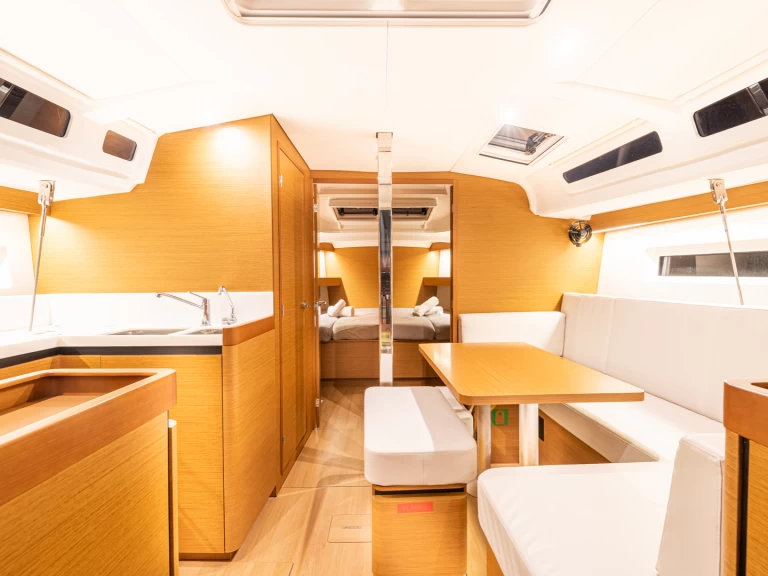 Hire Sailboat with or without skipper Jeanneau Alimos