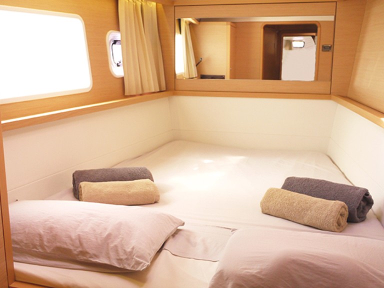 Yacht charter Santa Eulària des Riu - Lagoon Lagoon 450 on SamBoat