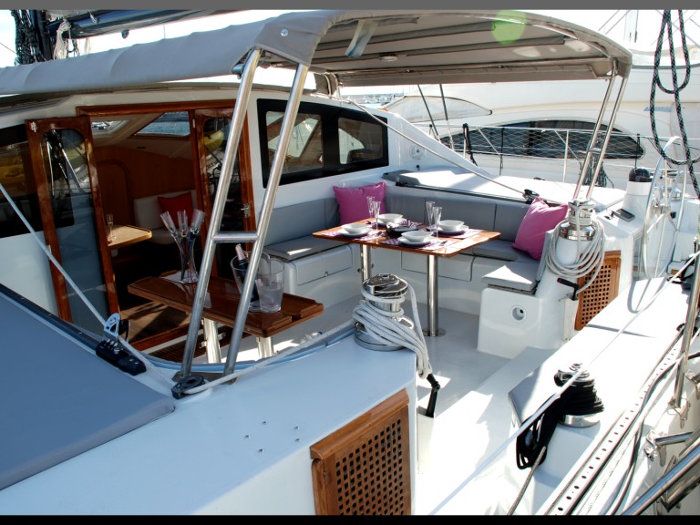 Yacht charter Santa Eulària des Riu - Alliaura-Marine Privilege 51 on SamBoat