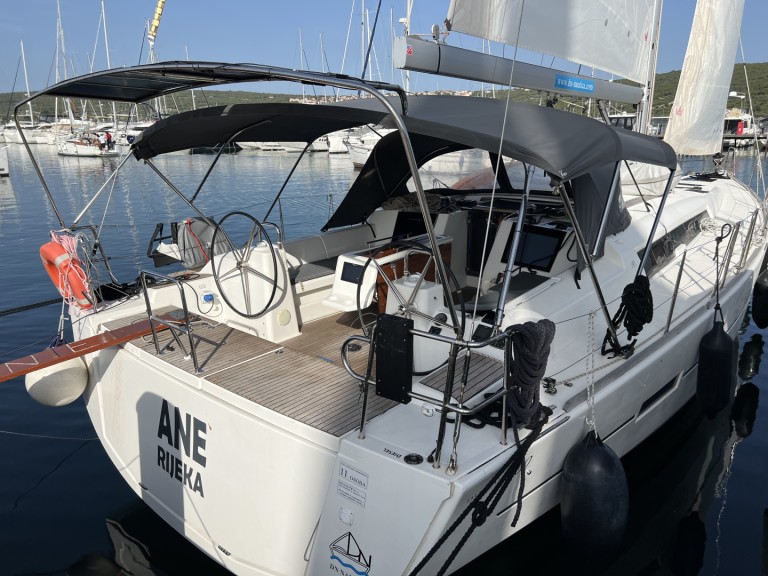 Hire Sailboat with or without skipper Dufour Punat