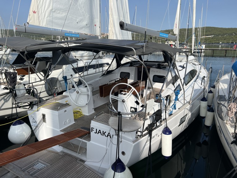 Hire Sailboat Elan with a boat licence