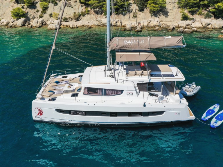 Catamaran to hire Kaštela at the best price