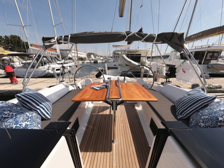 Hire a Hanse Hanse 388 Šibenik