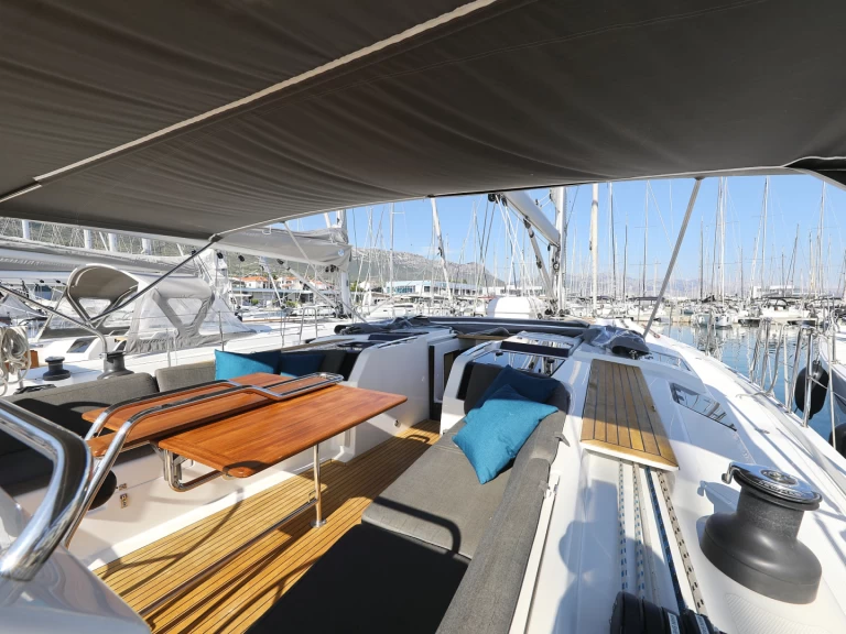 Charter a Hanse Hanse 505 in Biograd na Moru on Samboat