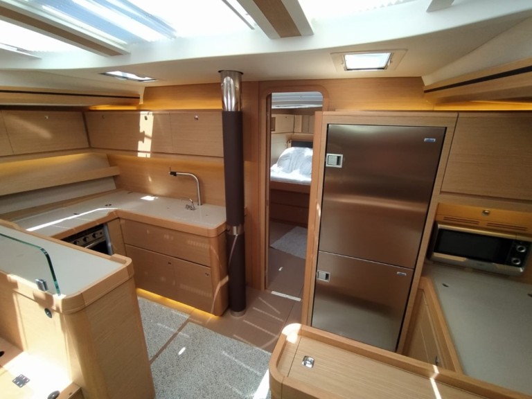 Sailboat to hire Olbia at the best price