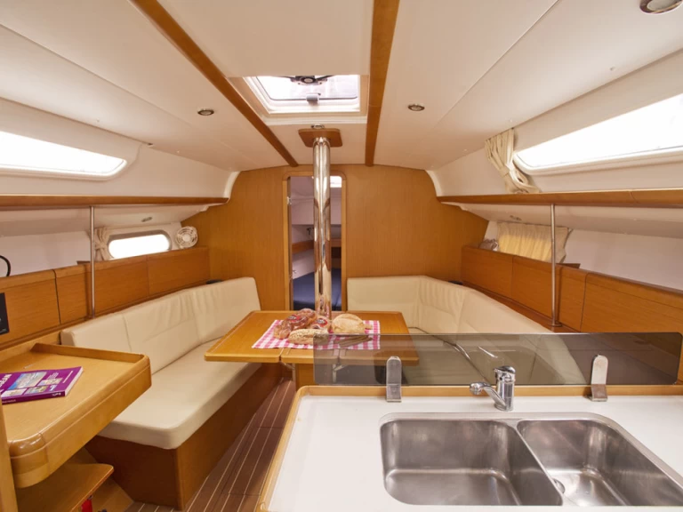 Yacht charter Deme of Volos - Jeanneau Sun Odyssey 36i on SamBoat