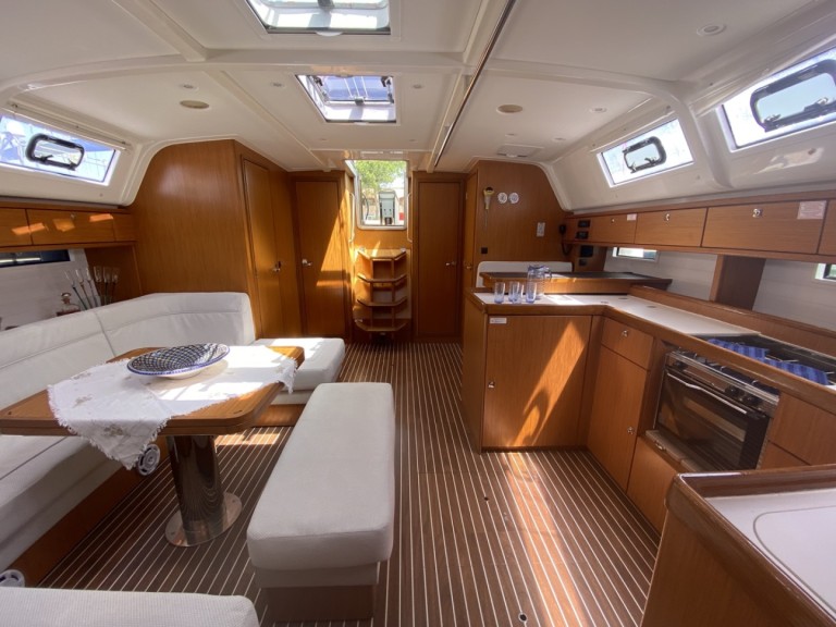 Yacht hire Castiglioncello cheap Cruiser 51