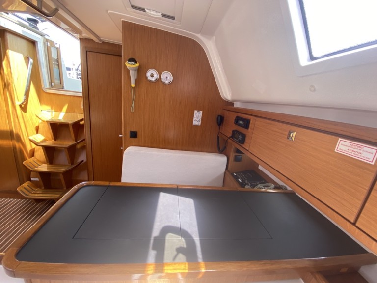 Sailboat hire in Castiglioncello - Bavaria Cruiser 51