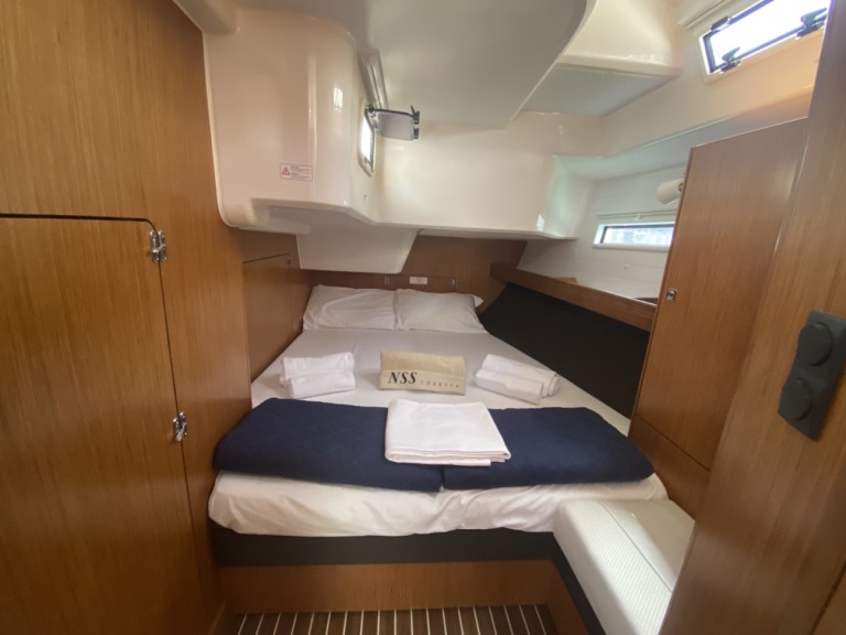 Hire Sailboat with or without skipper Bavaria Castiglioncello