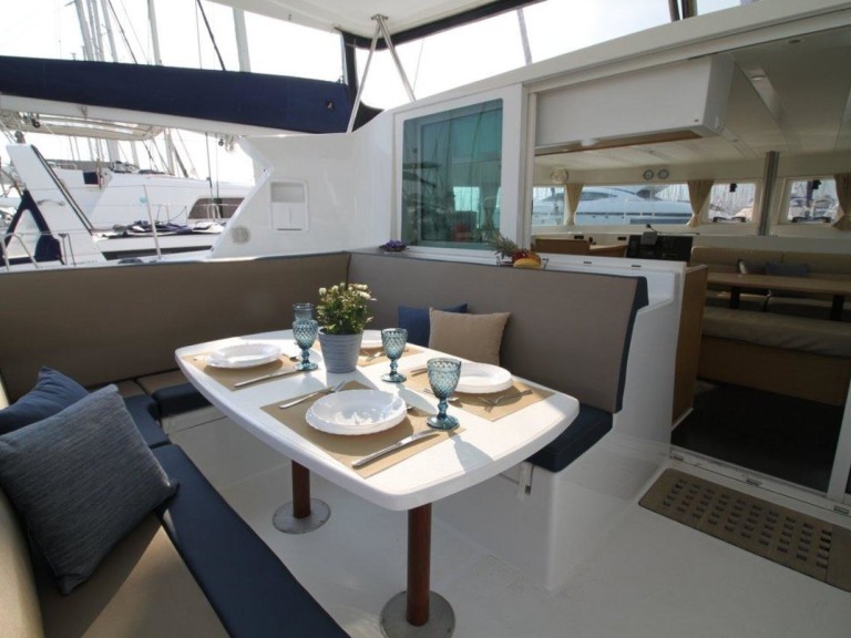 Catamaran to hire Alimos at the best price