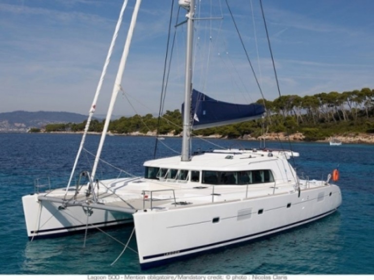 Hire a Lagoon Lagoon 500 Alimos