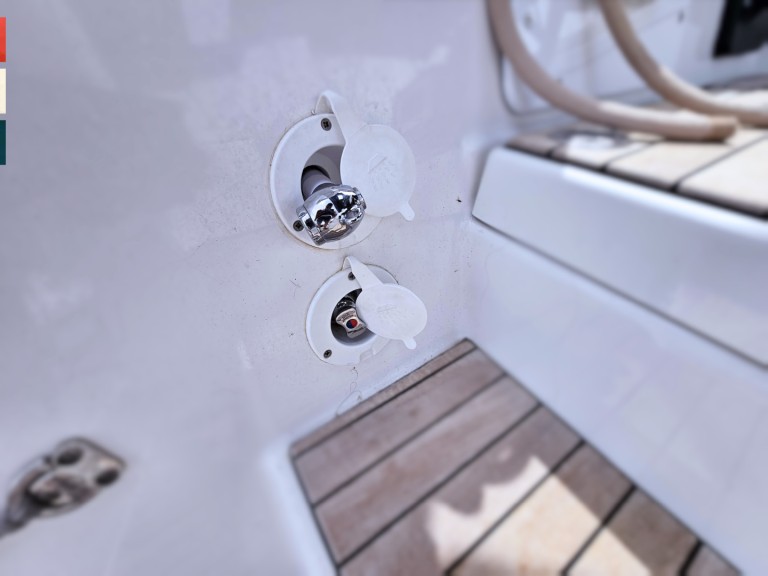 Charter a Dufour Dufour 470 in Rogoznica on Samboat