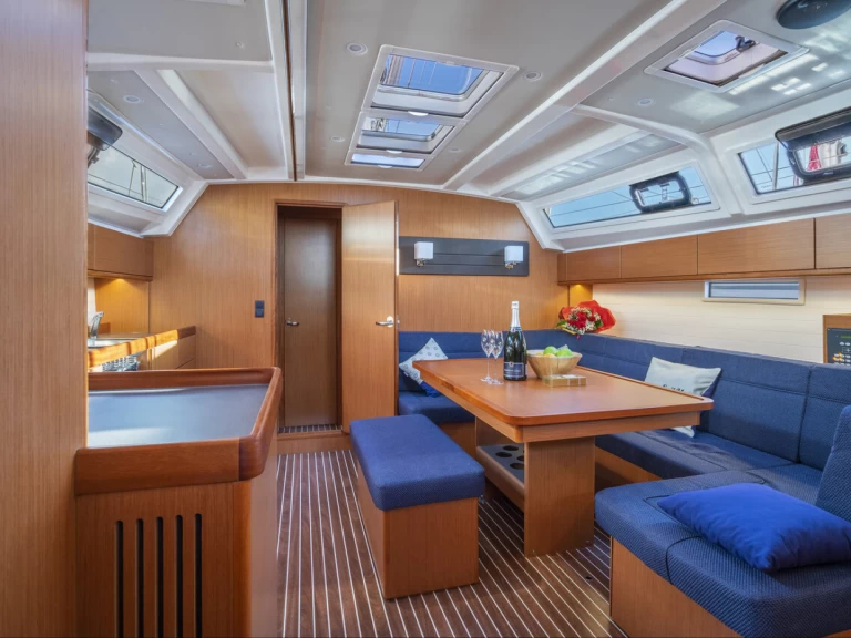 Sailboat hire in Marina (City) - Bavaria Cruiser 46