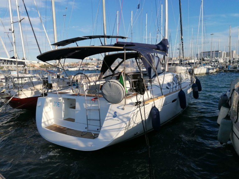 Charter a Bénéteau Oceanis 46 in Bari on Samboat