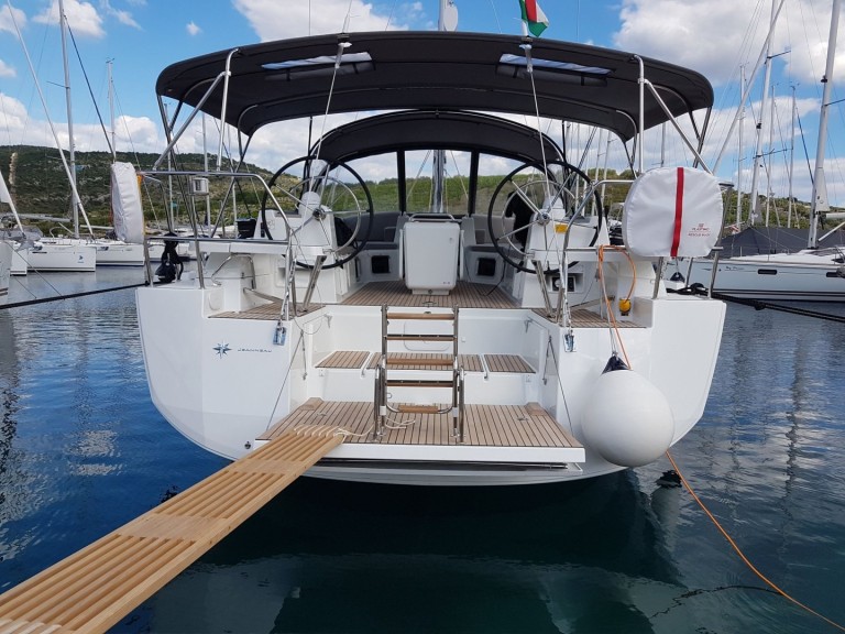 Hire a Jeanneau Jeanneau 54 Pirovac