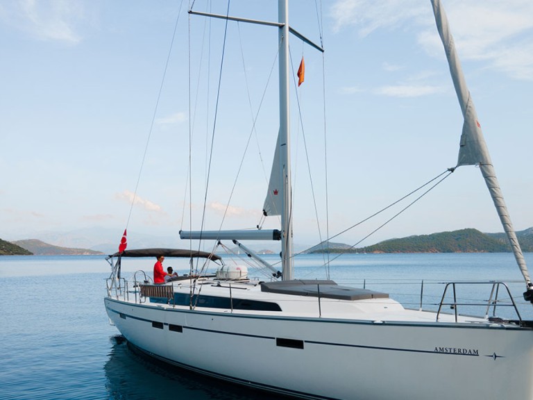 Hire Sailboat Bavaria with a boat licence