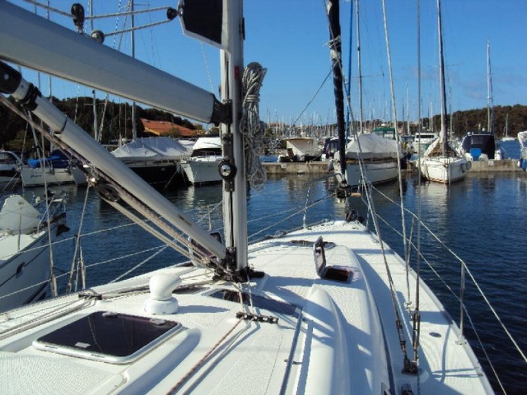 Yacht hire Trget cheap Bavaria 39 Cruiser