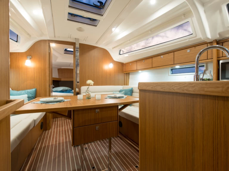 Charter a Bavaria Cruiser 37 in Zaton on Samboat