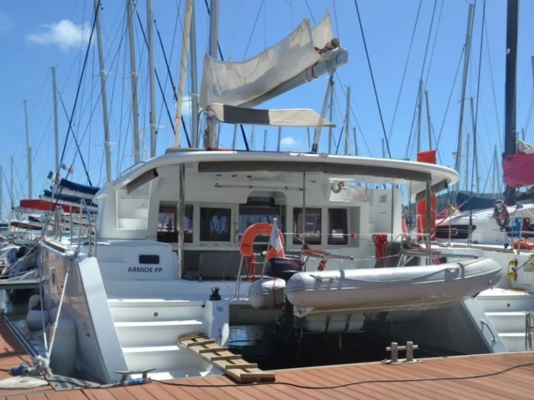 Yacht hire Le Marin cheap Lagoon 450