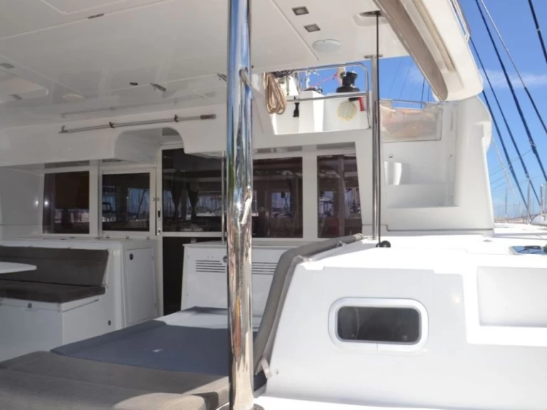 Charter a Lagoon Lagoon 450 in Le Marin on Samboat