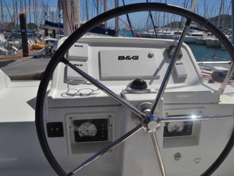 Hire Catamaran with or without skipper Lagoon Le Marin